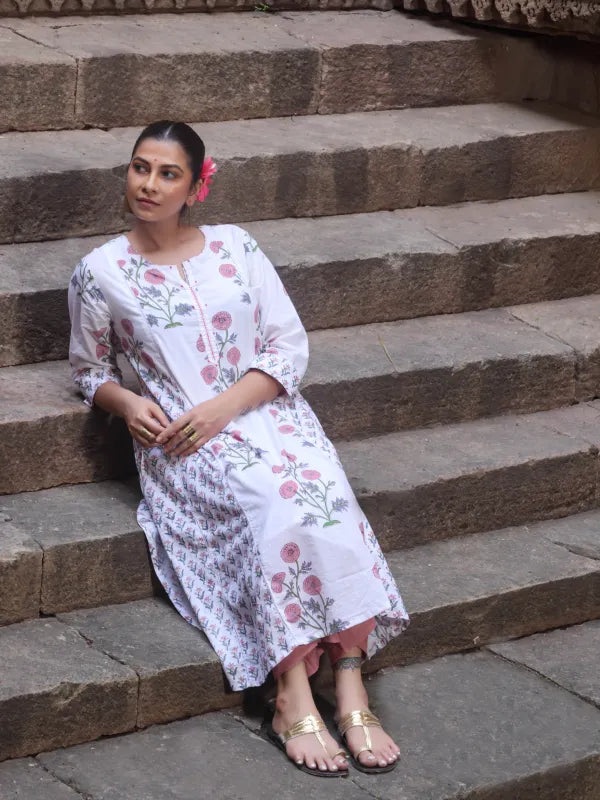 Chitrang – White Floral Printed Kurta Set with Mauve Pants