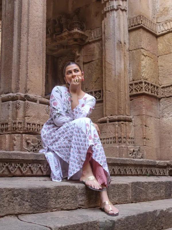Chitrang – White Floral Printed Kurta Set with Mauve Pants
