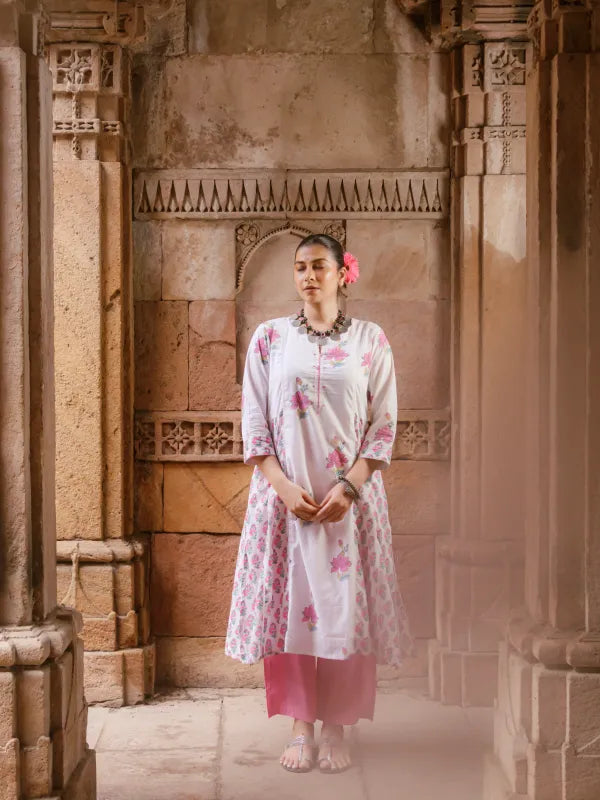 Chitrang – White Floral Printed Kurta Set with Pink Pants