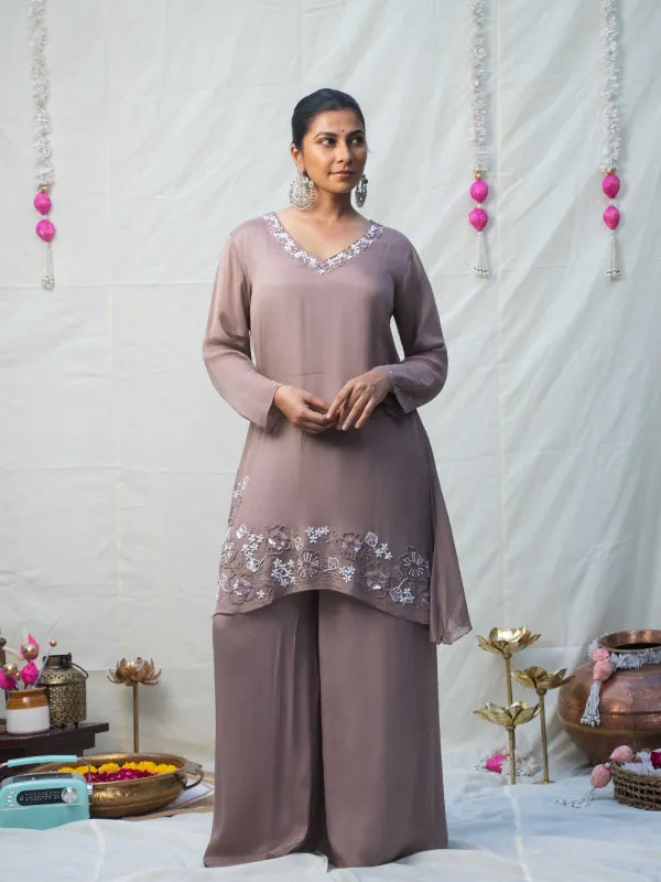 MAUVE CHINNON SILK KURTA SET WITH FLORAL EMBROIDERY