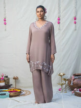 MAUVE CHINNON SILK KURTA SET WITH FLORAL EMBROIDERY